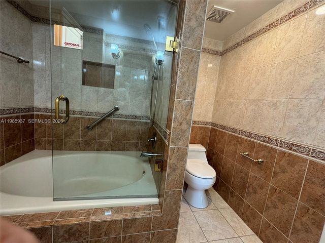 2555 Collins Ave 2002, Miami Beach, FL 33140