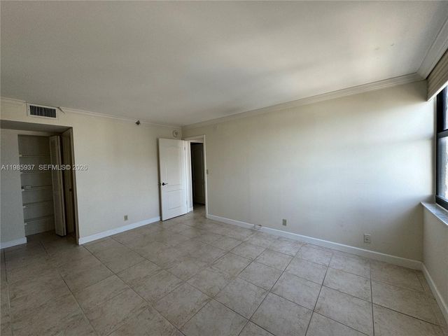 2555 Collins Ave 2002, Miami Beach, FL 33140