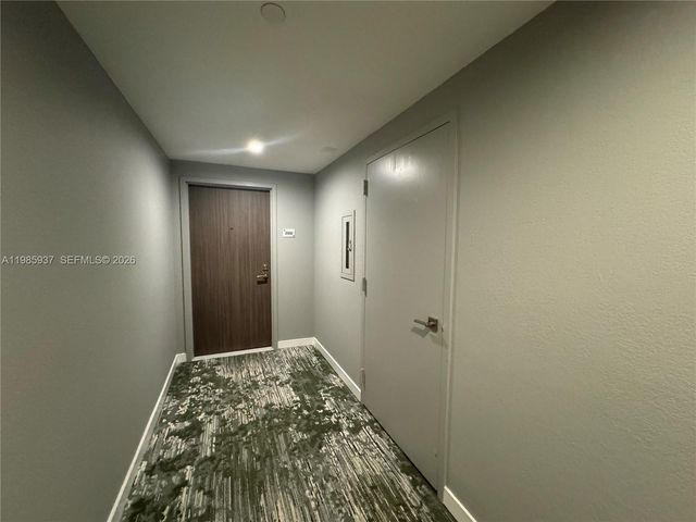 2555 Collins Ave 2002, Miami Beach, FL 33140