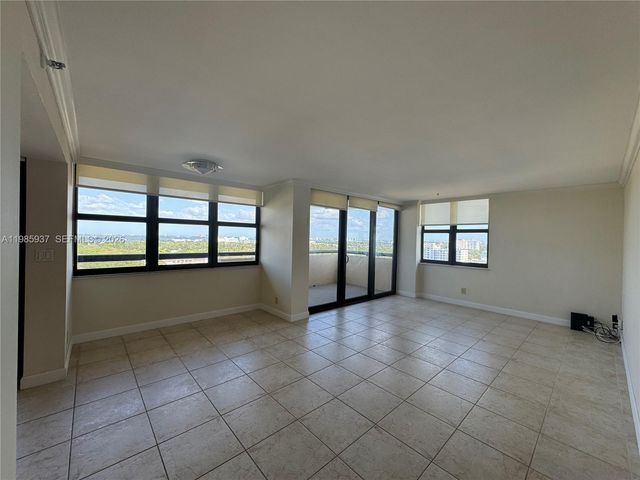 2555 Collins Ave 2002, Miami Beach, FL 33140