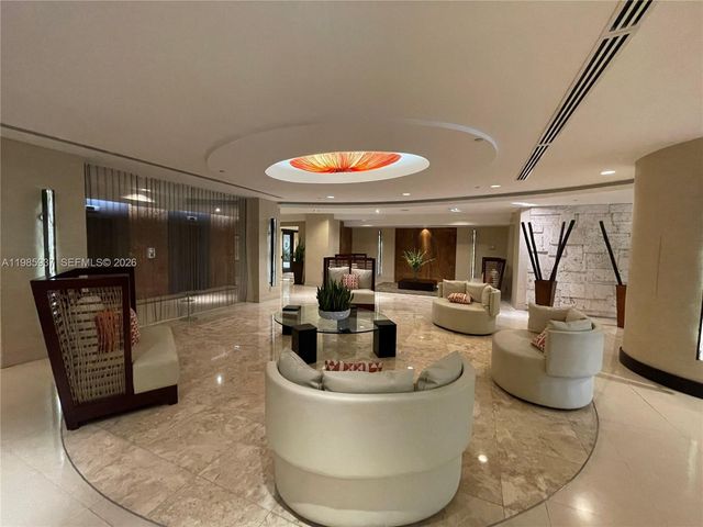 2555 Collins Ave 2002, Miami Beach, FL 33140