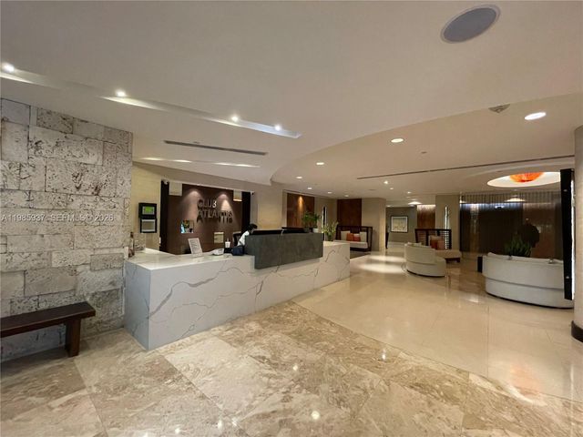 2555 Collins Ave 2002, Miami Beach, FL 33140