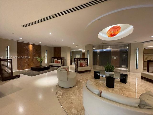 2555 Collins Ave 2002, Miami Beach, FL 33140