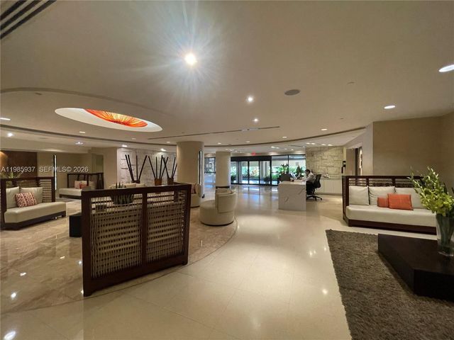 2555 Collins Ave 2002, Miami Beach, FL 33140