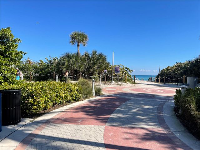 2555 Collins Ave 2002, Miami Beach, FL 33140