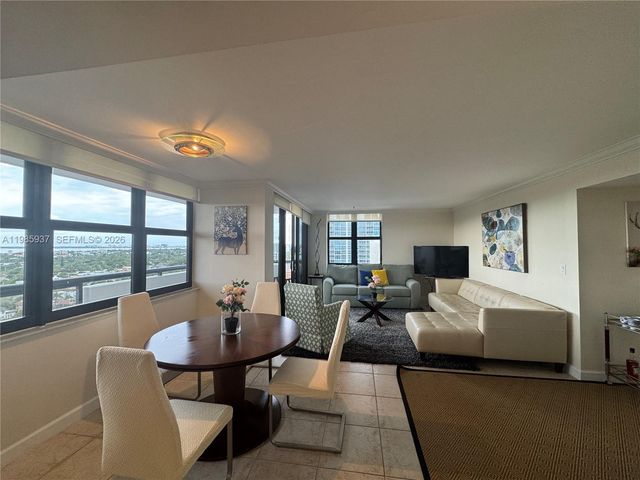 2555 Collins Ave 2002, Miami Beach, FL 33140