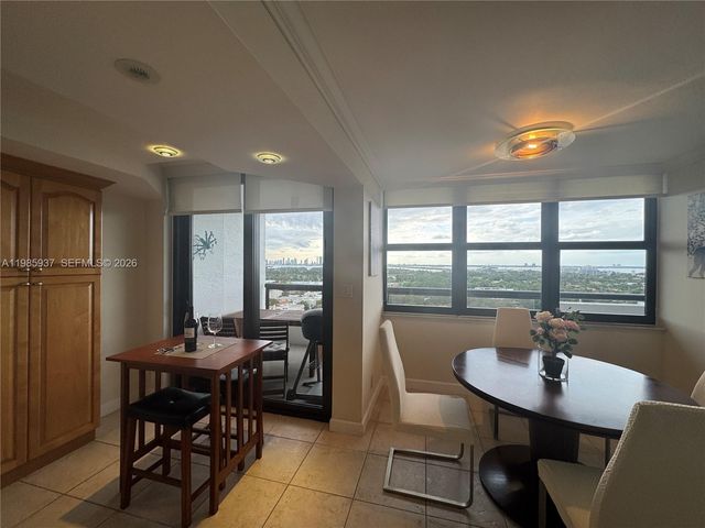 2555 Collins Ave 2002, Miami Beach, FL 33140