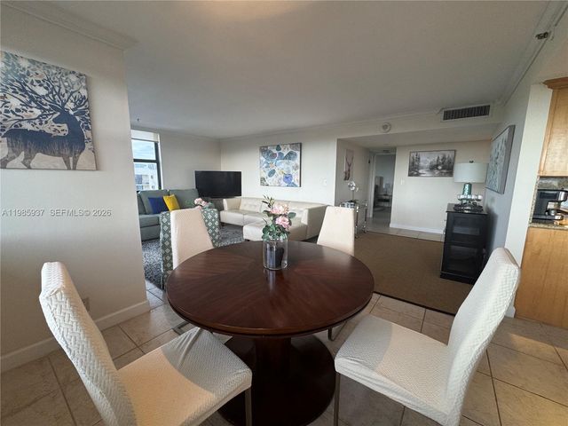 2555 Collins Ave 2002, Miami Beach, FL 33140