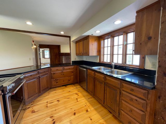 454 Main Street, Fremont, NH 03044