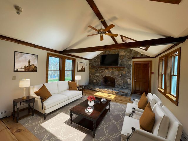 454 Main Street, Fremont, NH 03044