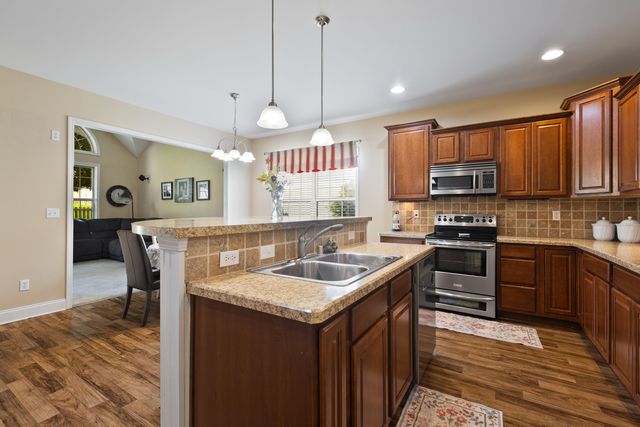 2868 Jenna Rest, Lexington, KY 40511