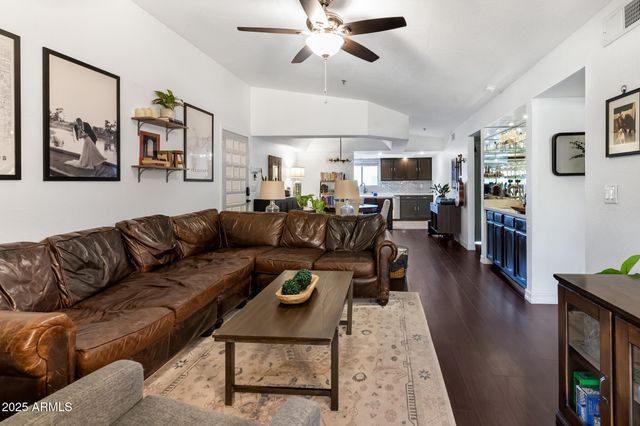 3031 N CIVIC CENTER Plaza 340, Scottsdale, AZ 85251
