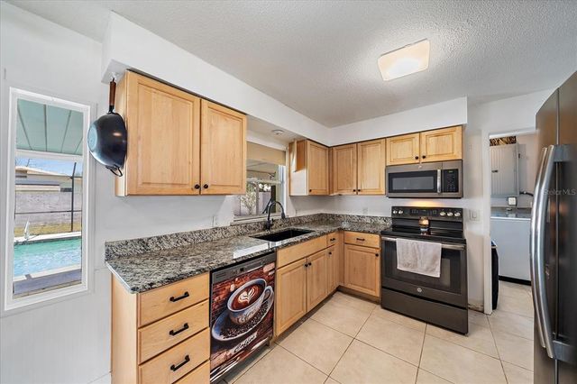 3041 TEAL AVENUE, Sarasota, FL 34232