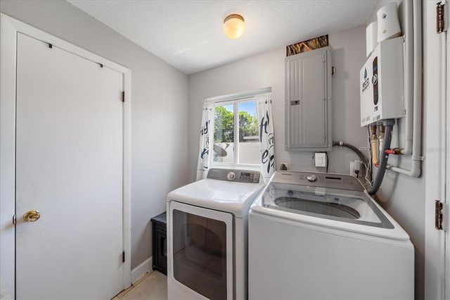 3041 TEAL AVENUE, Sarasota, FL 34232