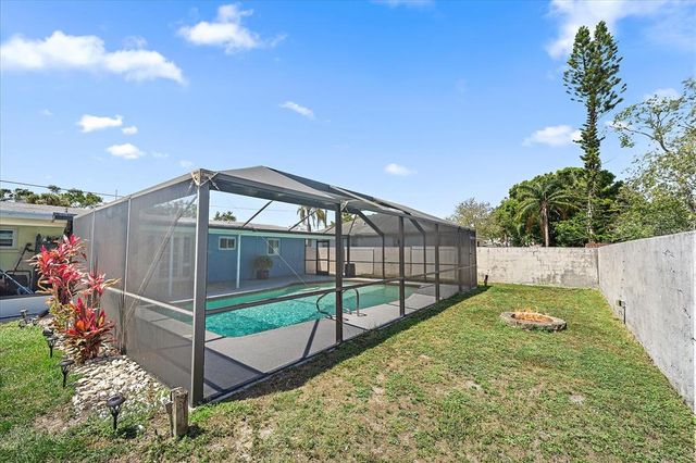 3041 TEAL AVENUE, Sarasota, FL 34232