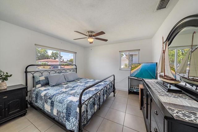 3041 TEAL AVENUE, Sarasota, FL 34232