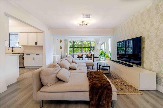 2515 NE 207th Street, Miami, FL 33180