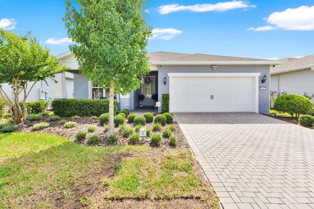 Image 2 of property listing at 13917 DESTIN BEACH LANE, Orlando, FL 32827