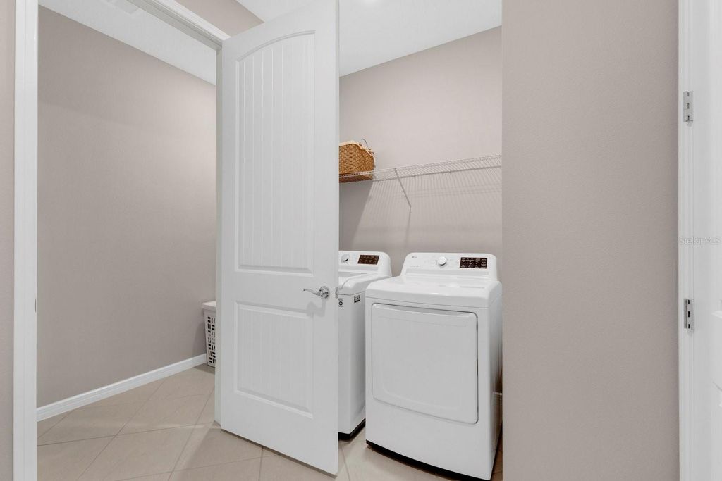 Image 23 of property listing at 13917 DESTIN BEACH LANE, Orlando, FL 32827
