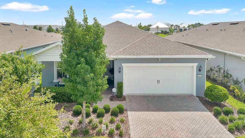 Image 4 of property listing at 13917 DESTIN BEACH LANE, Orlando, FL 32827
