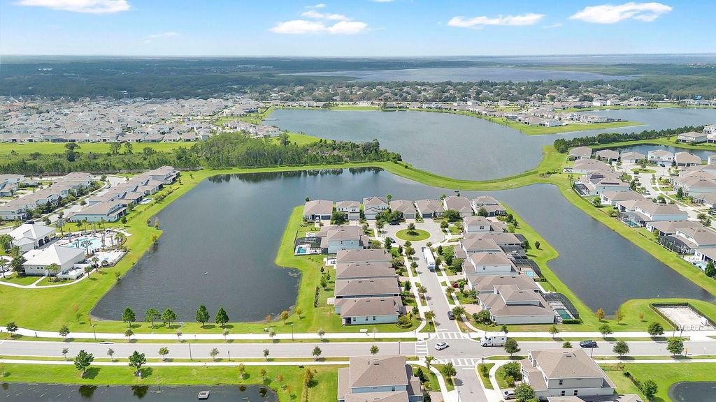 Image 35 of property listing at 13917 DESTIN BEACH LANE, Orlando, FL 32827