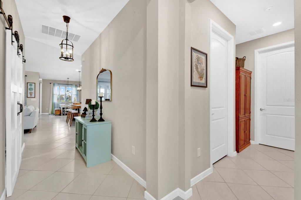 Image 6 of property listing at 13917 DESTIN BEACH LANE, Orlando, FL 32827
