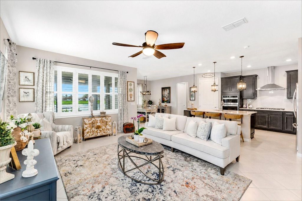 Image 8 of property listing at 13917 DESTIN BEACH LANE, Orlando, FL 32827