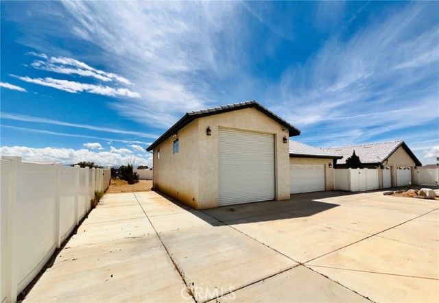 17389 Central Road, Apple Valley, CA 92307