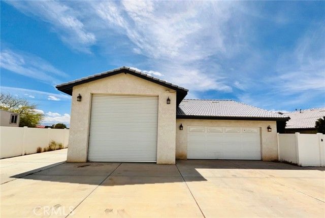17389 Central Road, Apple Valley, CA 92307