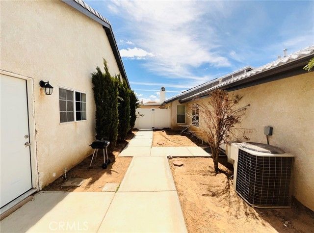 17389 Central Road, Apple Valley, CA 92307