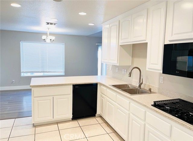 17389 Central Road, Apple Valley, CA 92307