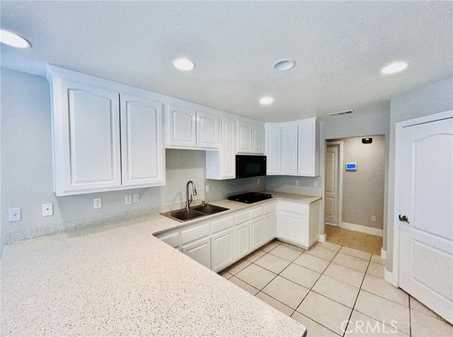 17389 Central Road, Apple Valley, CA 92307