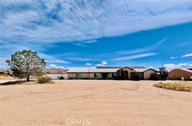 17389 Central Road, Apple Valley, CA 92307