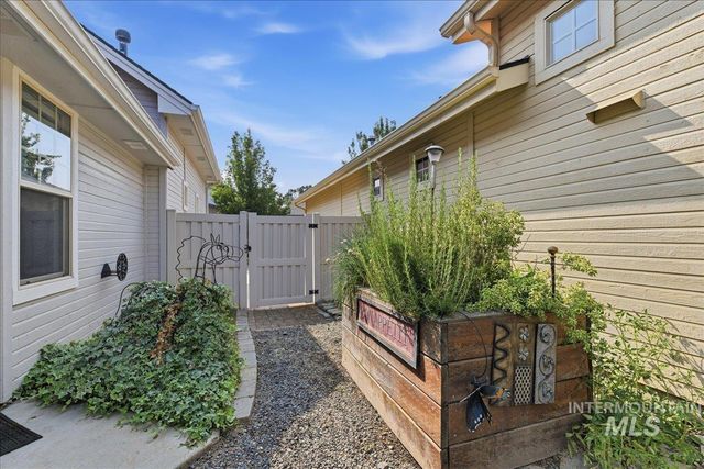 209 S Grandean, Eagle, ID 83616