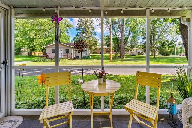 W1044 Anemone ROAD, Genoa City, WI 53128