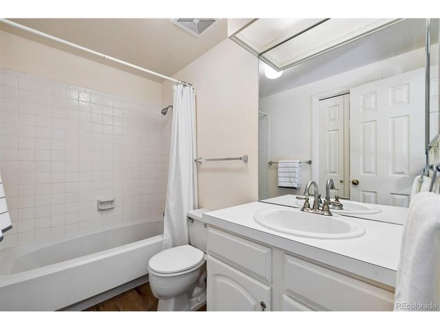 7020 E Briarwood Cir, Centennial, CO 80112