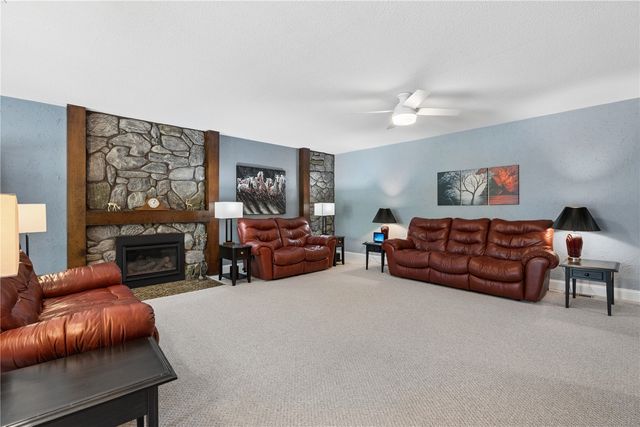 10611 Hawks Haven Road, Cedar Rapids, IA 52411