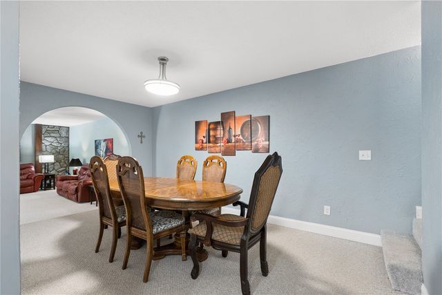 10611 Hawks Haven Road, Cedar Rapids, IA 52411