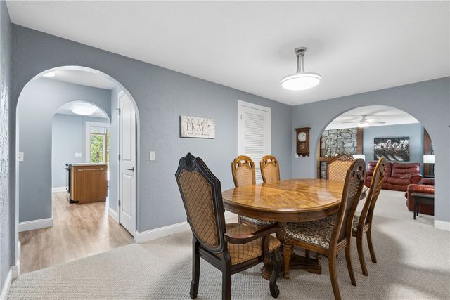 10611 Hawks Haven Road, Cedar Rapids, IA 52411