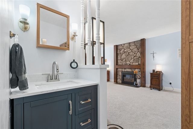 10611 Hawks Haven Road, Cedar Rapids, IA 52411