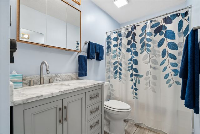 10611 Hawks Haven Road, Cedar Rapids, IA 52411
