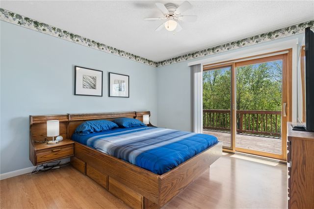 10611 Hawks Haven Road, Cedar Rapids, IA 52411