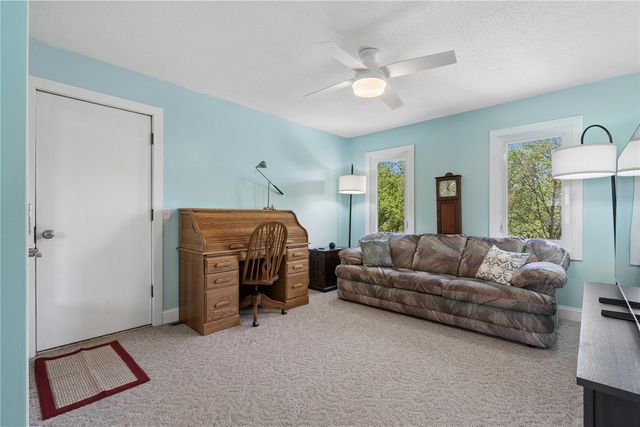 10611 Hawks Haven Road, Cedar Rapids, IA 52411