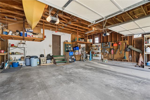 10611 Hawks Haven Road, Cedar Rapids, IA 52411