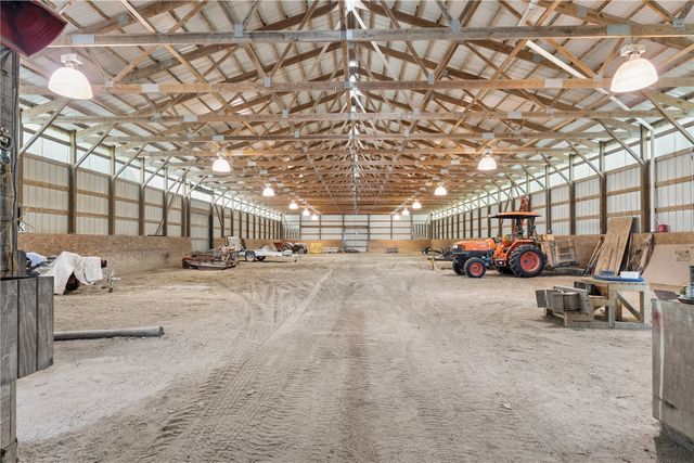 10611 Hawks Haven Road, Cedar Rapids, IA 52411