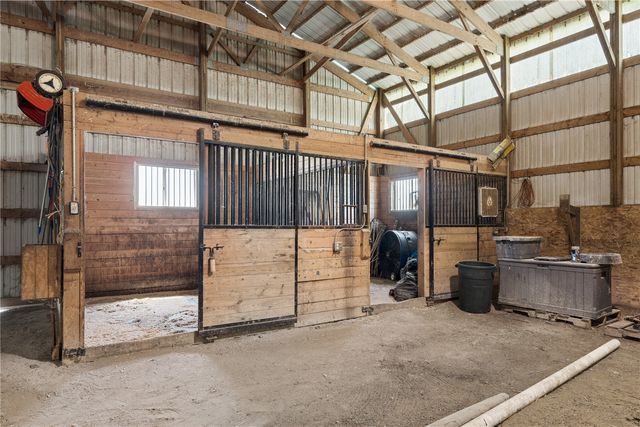 10611 Hawks Haven Road, Cedar Rapids, IA 52411