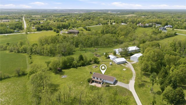 10611 Hawks Haven Road, Cedar Rapids, IA 52411