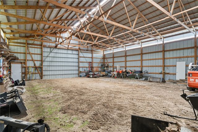 10611 Hawks Haven Road, Cedar Rapids, IA 52411