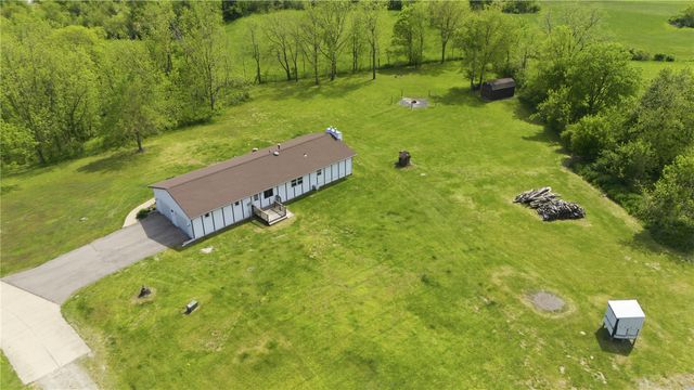 10611 Hawks Haven Road, Cedar Rapids, IA 52411
