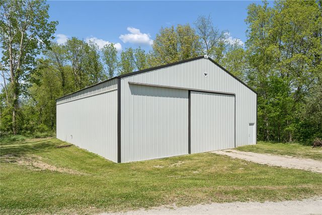 10611 Hawks Haven Road, Cedar Rapids, IA 52411